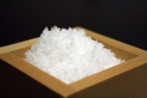 【アクアリウム】どうして食塩では海水水槽出来ないの？